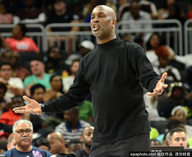 始终如一的 始终如一的